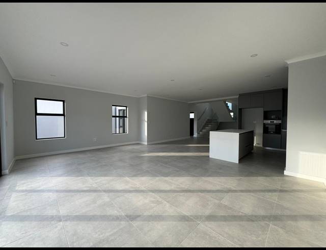 4 BEDROOM HOUSE FOR SALE IN SANDOWN